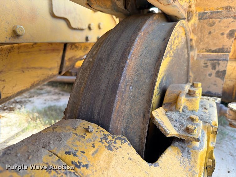 image for item FB8276 1977 Caterpillar D6D dozer