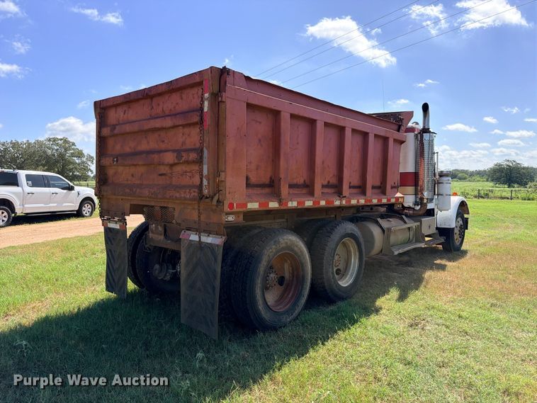 image for item FB8277 1985 Freightliner FLC12054T dump truck