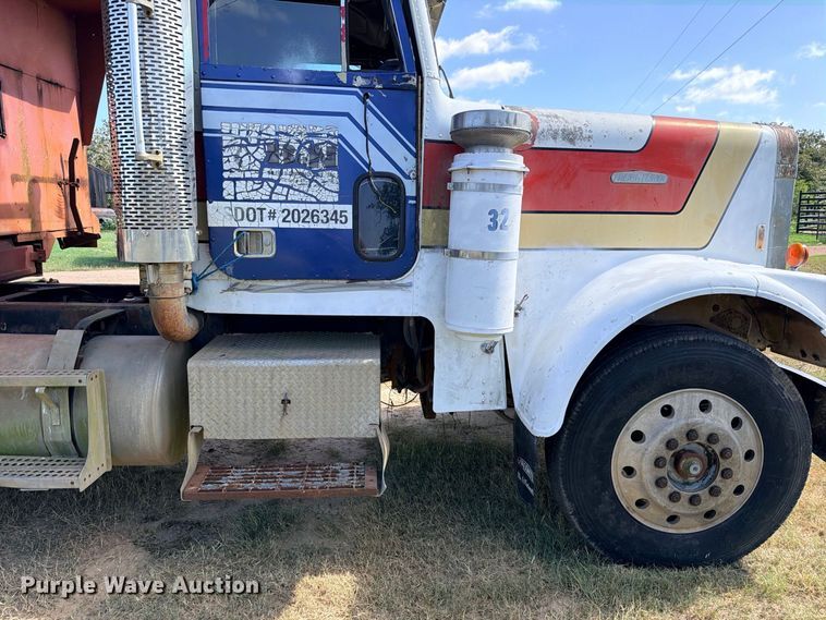 image for item FB8277 1985 Freightliner FLC12054T dump truck