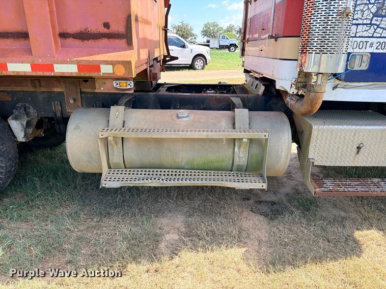 image for item FB8277 1985 Freightliner FLC12054T dump truck
