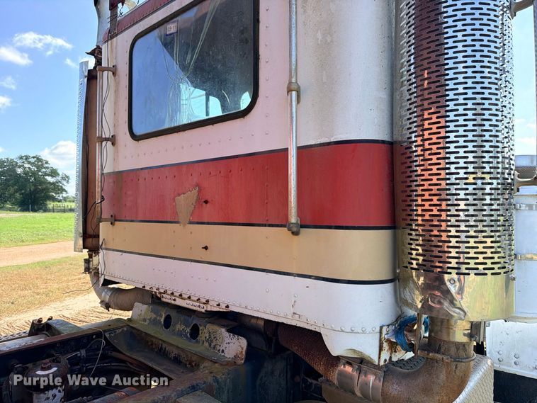 image for item FB8277 1985 Freightliner FLC12054T dump truck