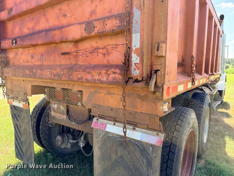 image for item FB8277 1985 Freightliner FLC12054T dump truck