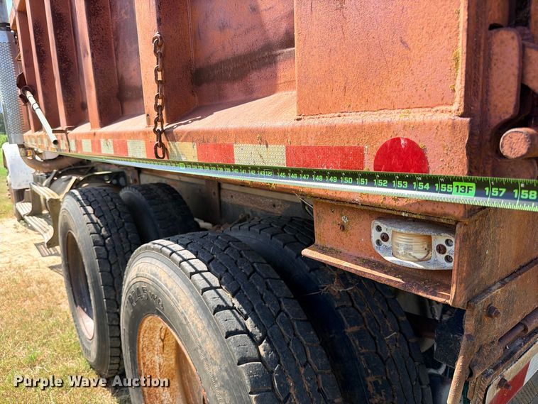 image for item FB8277 1985 Freightliner FLC12054T dump truck