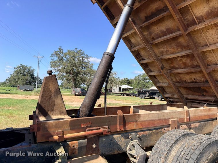 image for item FB8277 1985 Freightliner FLC12054T dump truck