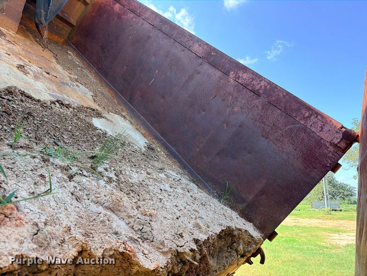 image for item FB8277 1985 Freightliner FLC12054T dump truck