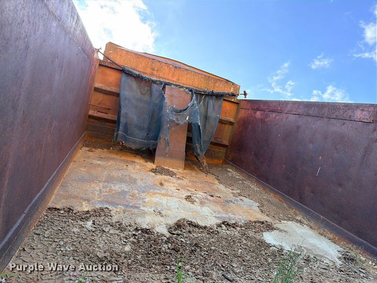 image for item FB8277 1985 Freightliner FLC12054T dump truck