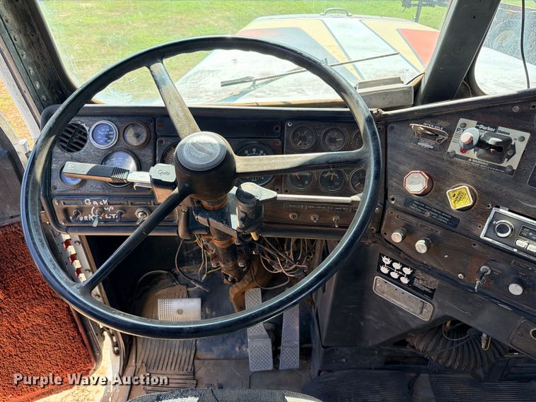 image for item FB8277 1985 Freightliner FLC12054T dump truck