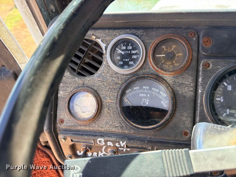 image for item FB8277 1985 Freightliner FLC12054T dump truck