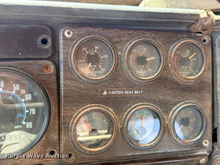 image for item FB8277 1985 Freightliner FLC12054T dump truck