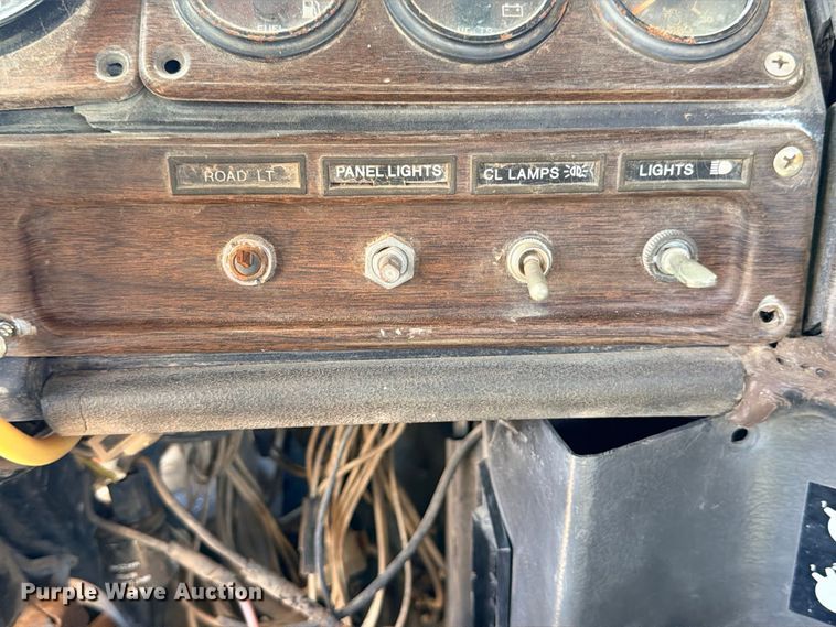image for item FB8277 1985 Freightliner FLC12054T dump truck