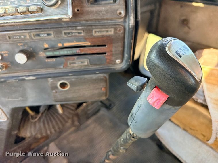 image for item FB8277 1985 Freightliner FLC12054T dump truck