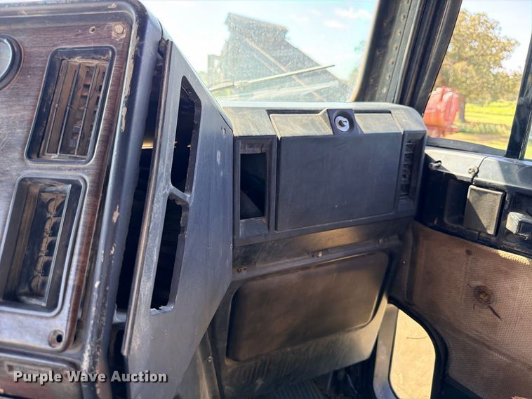 image for item FB8277 1985 Freightliner FLC12054T dump truck