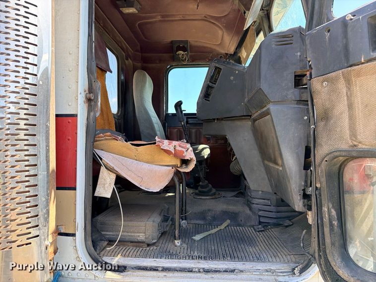 image for item FB8277 1985 Freightliner FLC12054T dump truck