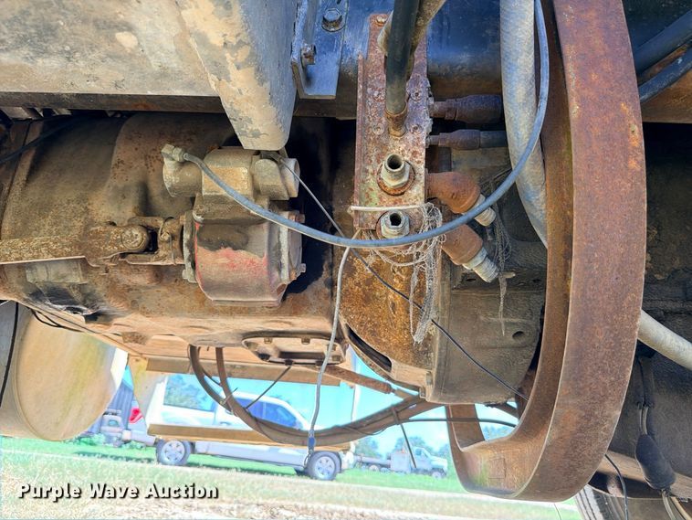 image for item FB8277 1985 Freightliner FLC12054T dump truck