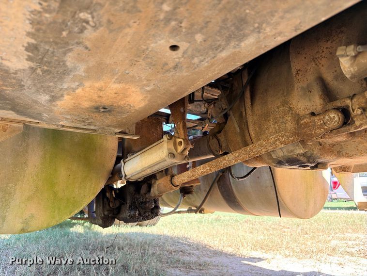 image for item FB8277 1985 Freightliner FLC12054T dump truck
