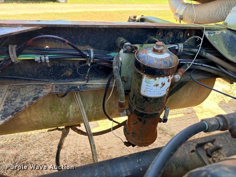 image for item FB8277 1985 Freightliner FLC12054T dump truck