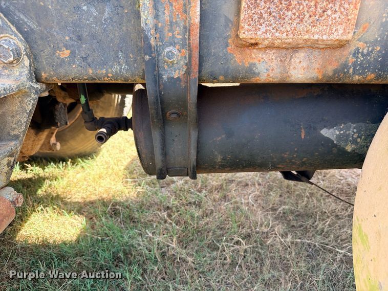 image for item FB8277 1985 Freightliner FLC12054T dump truck
