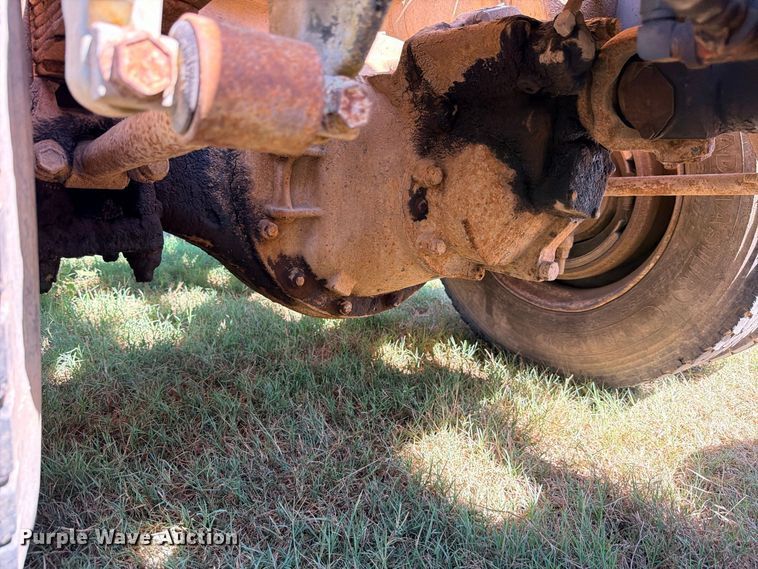 image for item FB8277 1985 Freightliner FLC12054T dump truck