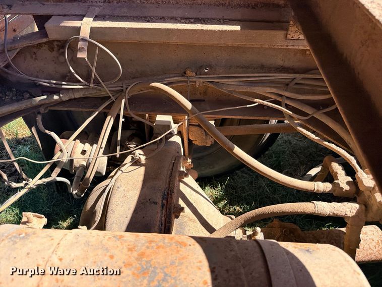 image for item FB8277 1985 Freightliner FLC12054T dump truck