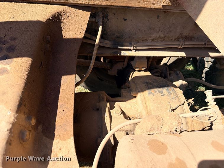 image for item FB8277 1985 Freightliner FLC12054T dump truck