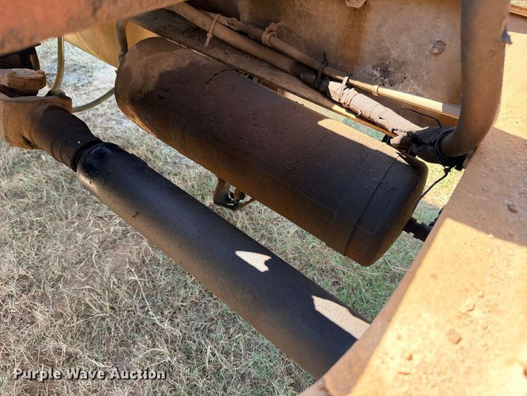 image for item FB8277 1985 Freightliner FLC12054T dump truck