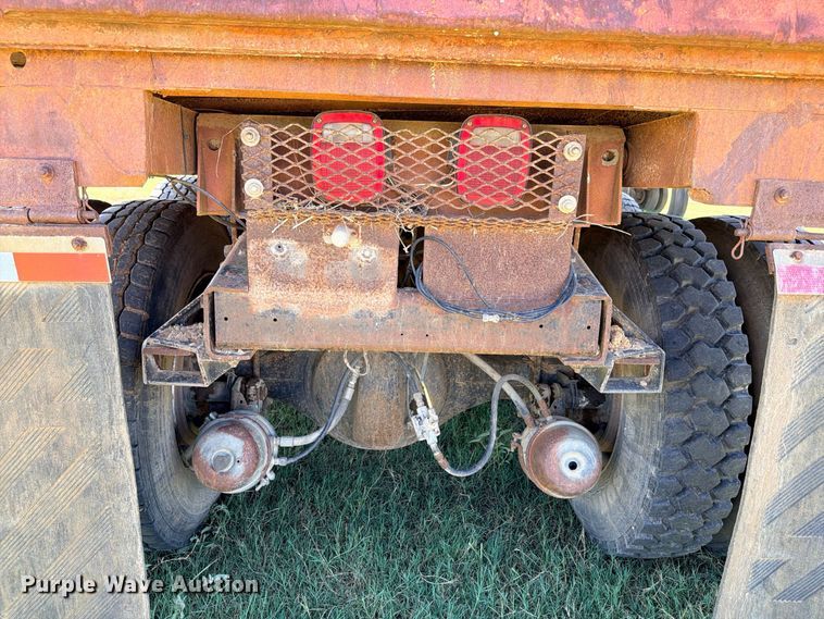 image for item FB8277 1985 Freightliner FLC12054T dump truck