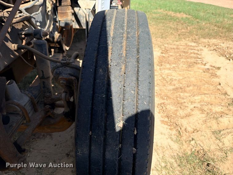 image for item FB8277 1985 Freightliner FLC12054T dump truck