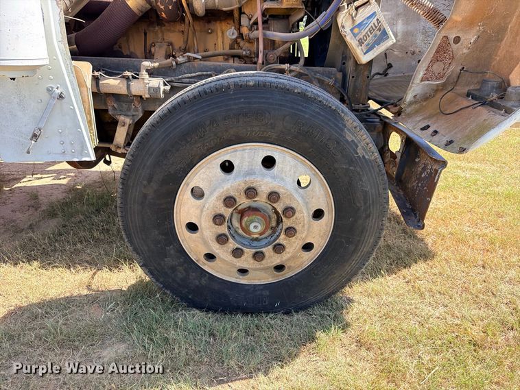 image for item FB8277 1985 Freightliner FLC12054T dump truck
