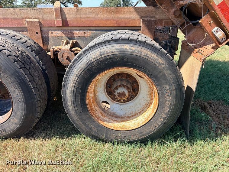 image for item FB8277 1985 Freightliner FLC12054T dump truck