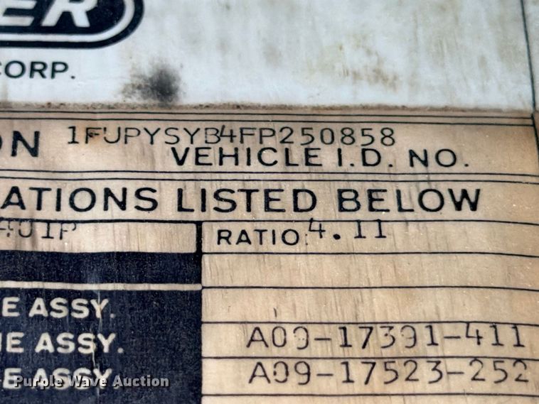 image for item FB8277 1985 Freightliner FLC12054T dump truck