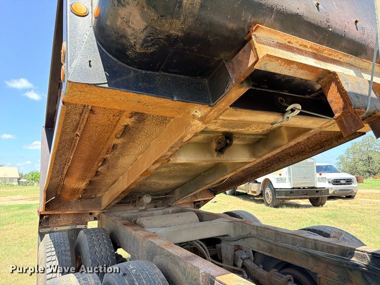 image for item FB8278 1997 Clement 2ATT1210L dump trailer