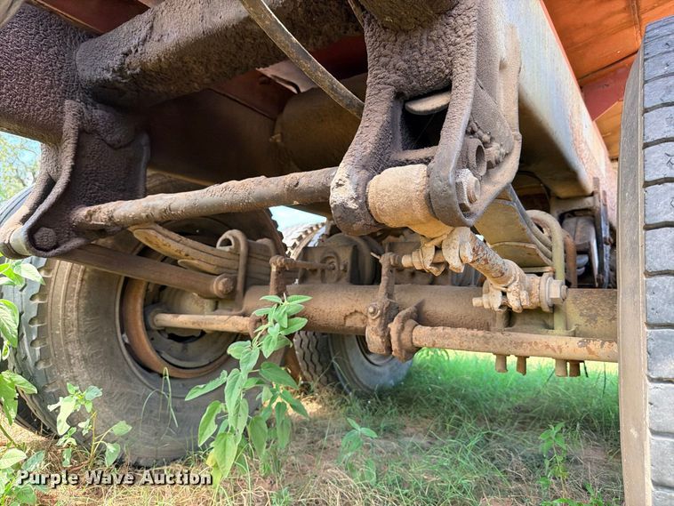 image for item FB8280 1990 Palmer Machine Works tank trailer