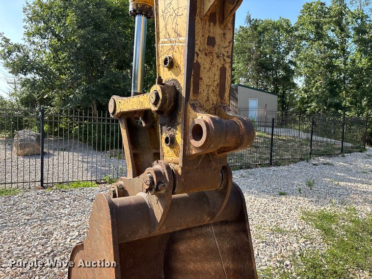 image for item FC1940 1993 Komatsu PC200LC-5L excavator
