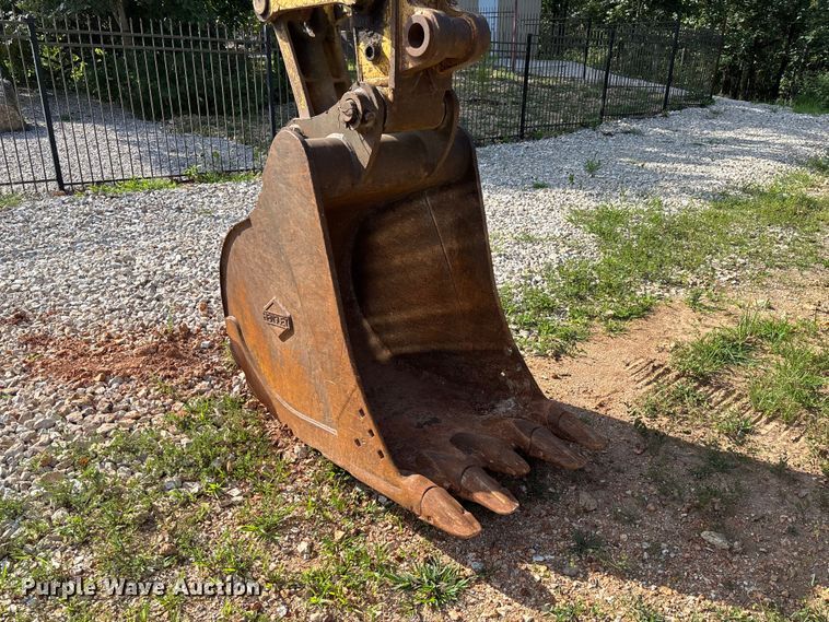 image for item FC1940 1993 Komatsu PC200LC-5L excavator