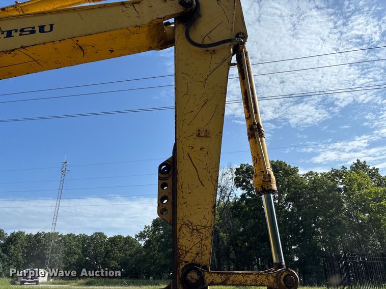 image for item FC1940 1993 Komatsu PC200LC-5L excavator
