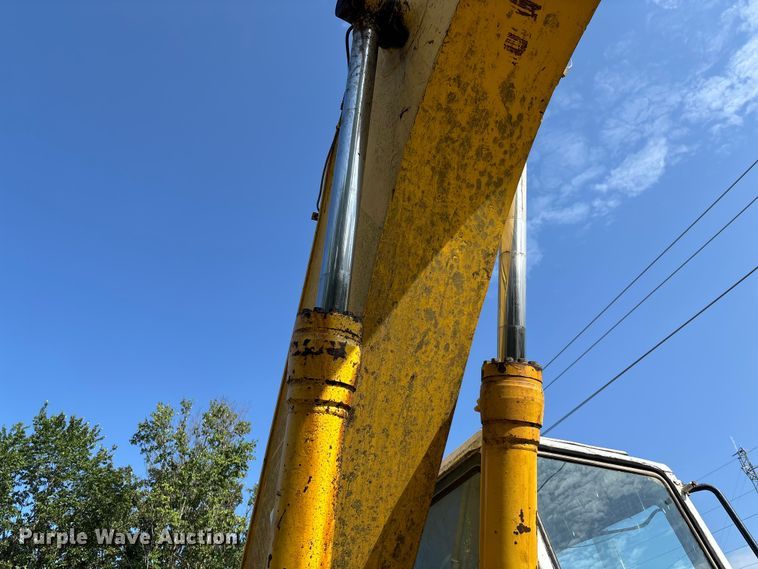 image for item FC1940 1993 Komatsu PC200LC-5L excavator