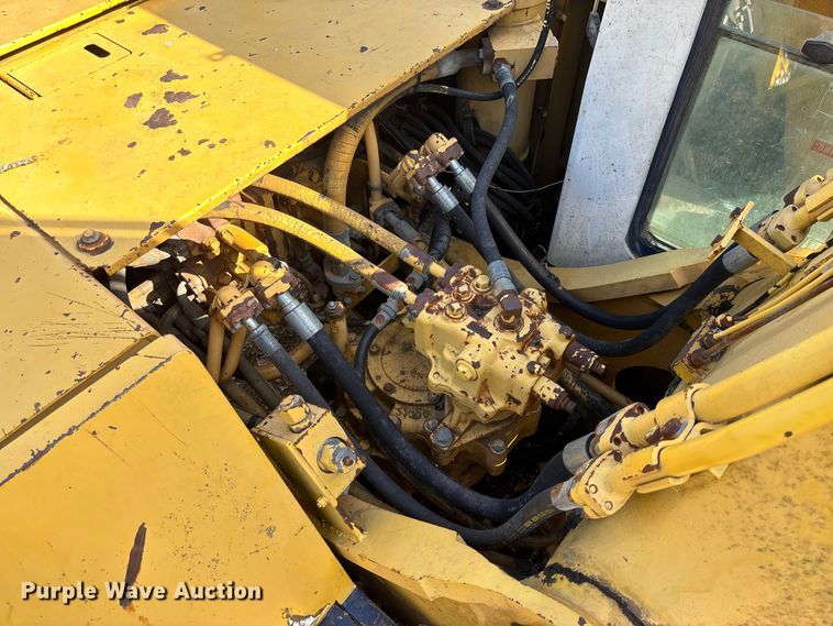 image for item FC1940 1993 Komatsu PC200LC-5L excavator