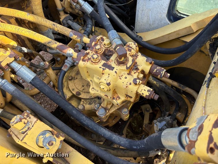 image for item FC1940 1993 Komatsu PC200LC-5L excavator