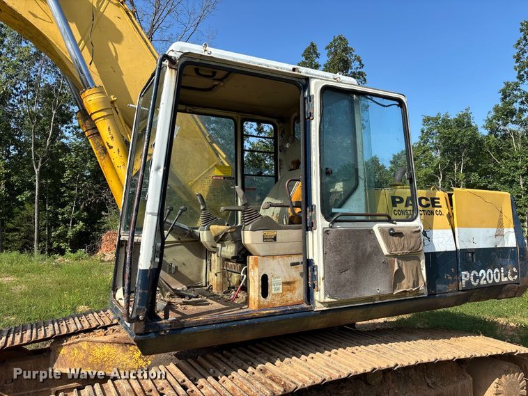 image for item FC1940 1993 Komatsu PC200LC-5L excavator