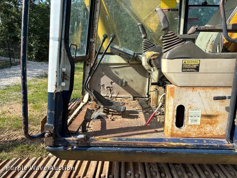 image for item FC1940 1993 Komatsu PC200LC-5L excavator