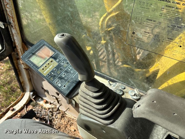 image for item FC1940 1993 Komatsu PC200LC-5L excavator