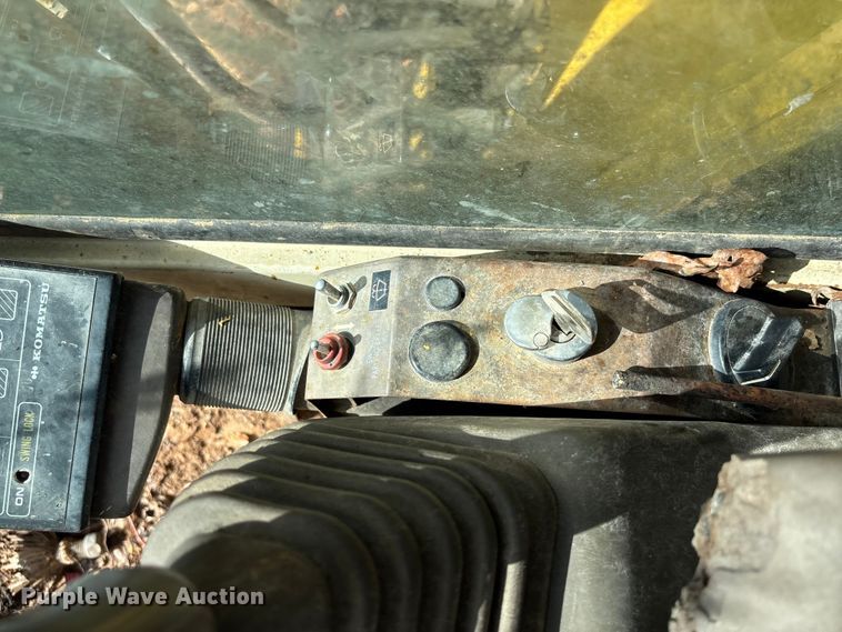 image for item FC1940 1993 Komatsu PC200LC-5L excavator