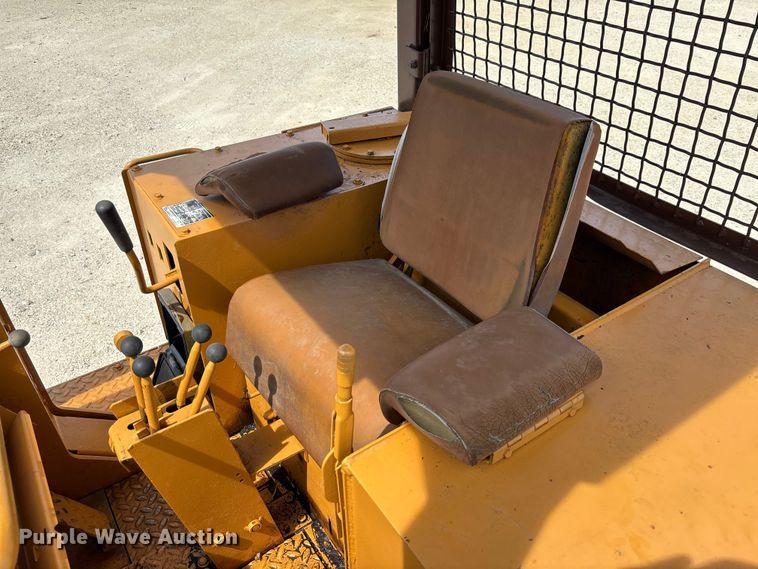image for item FC1956 1981 Case 1150C track loader