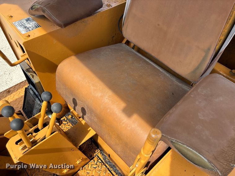 image for item FC1956 1981 Case 1150C track loader