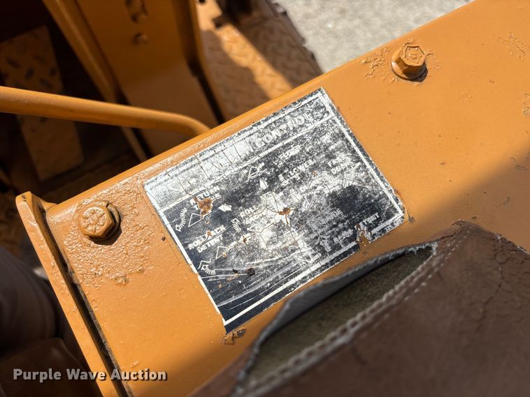 image for item FC1956 1981 Case 1150C track loader