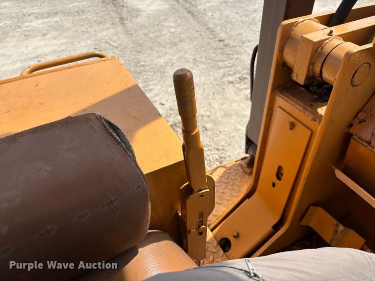 image for item FC1956 1981 Case 1150C track loader