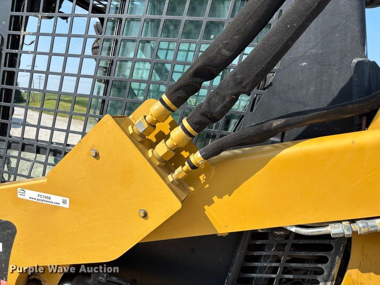 image for item FC1958 2001 Caterpillar 248 skid steer loader