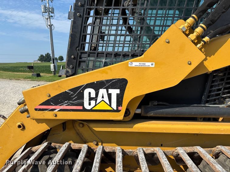 image for item FC1958 2001 Caterpillar 248 skid steer loader