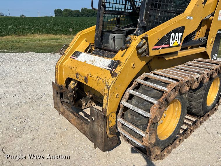 image for item FC1958 2001 Caterpillar 248 skid steer loader