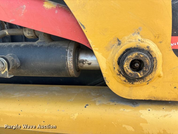 image for item FC1958 2001 Caterpillar 248 skid steer loader
